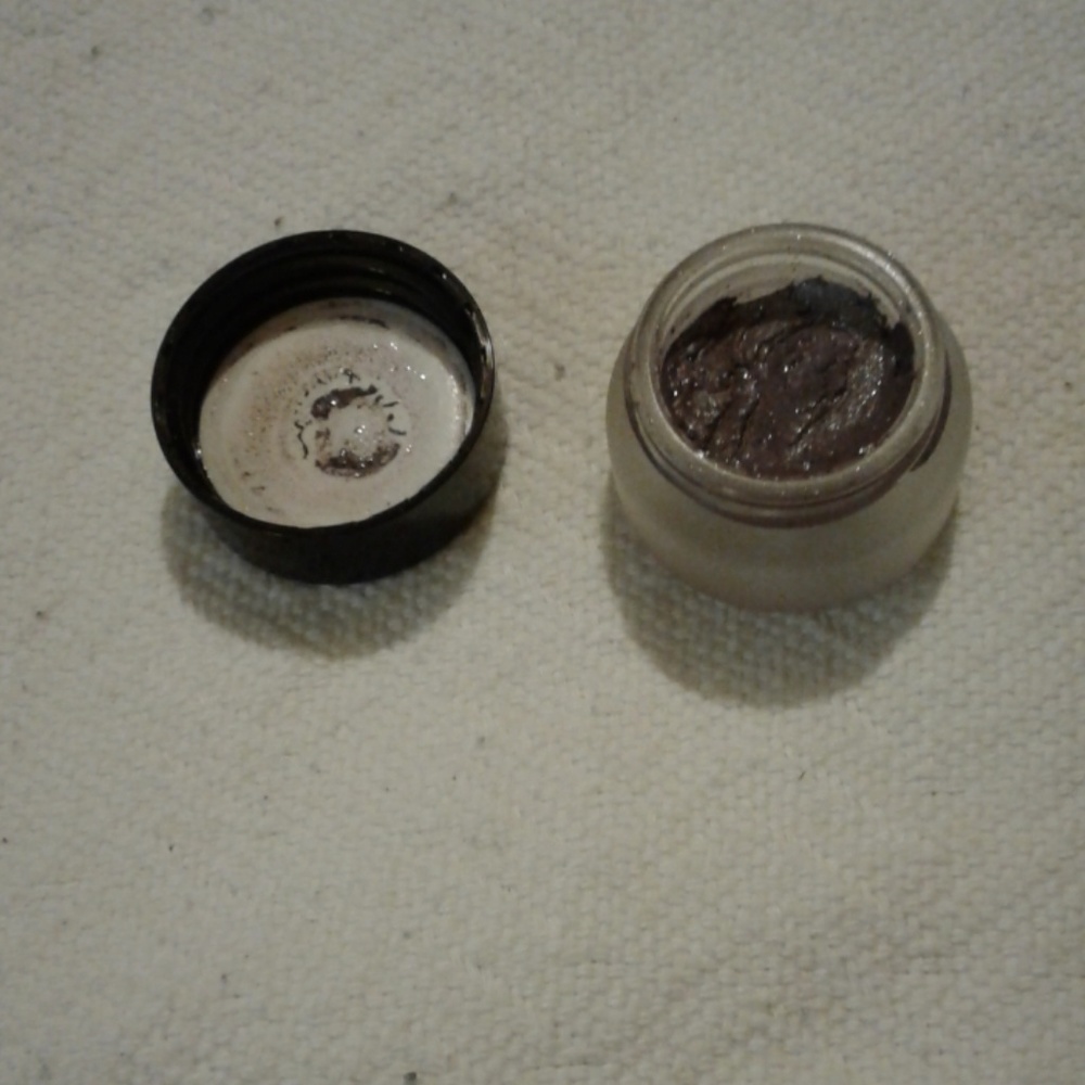 Eye mascara - Picture 3 of 4
